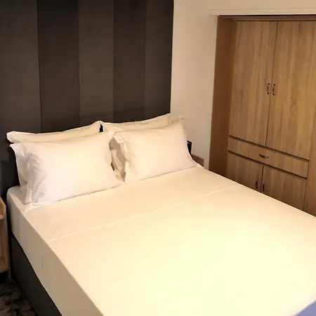 X N * העיירה סקיאתוס